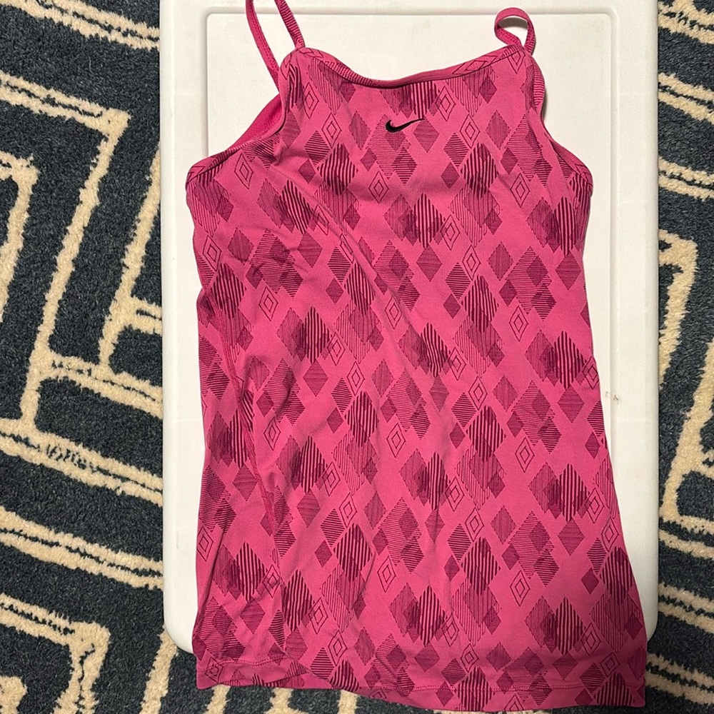 Nike < racer back workout tank top